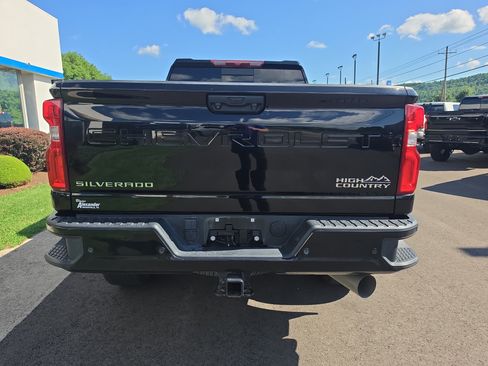 Used 2023 Chevrolet Silverado 3500 High Country w/ Z71 Off-Road Package AWD/4WD image 4