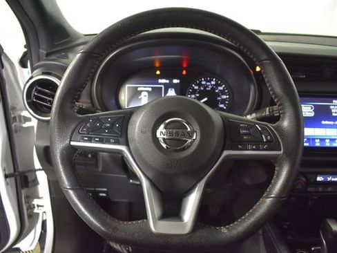 Used 2021 Nissan Kicks SR w/ SR Premium Package FWD image 15