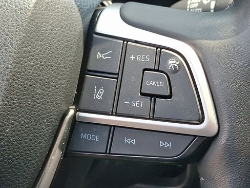 Used 2023 Toyota Highlander Platinum AWD/4WD image 23