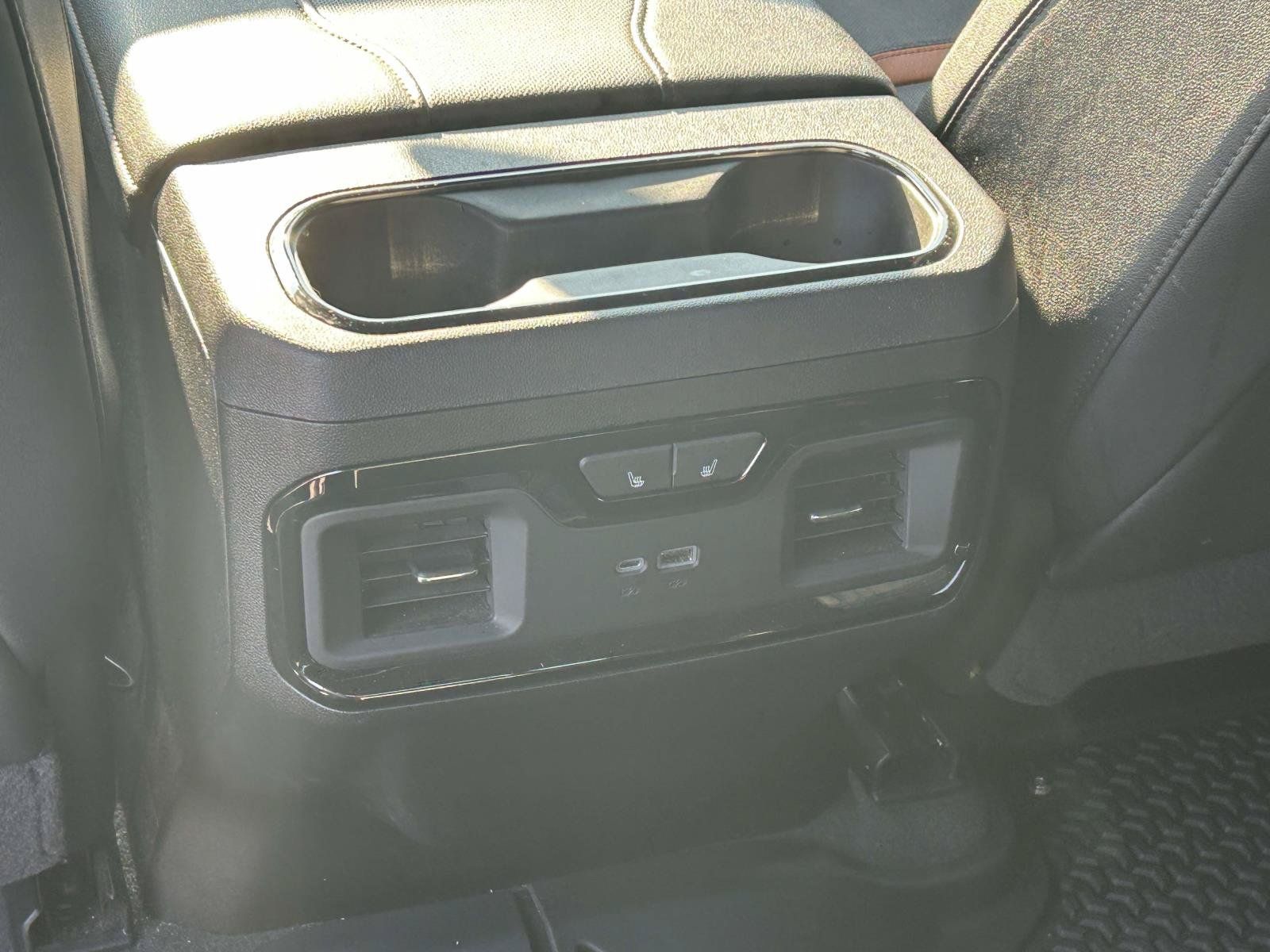 Used 2024 GMC Sierra 1500 AT4 w/ Technology Package AWD/4WD image 14