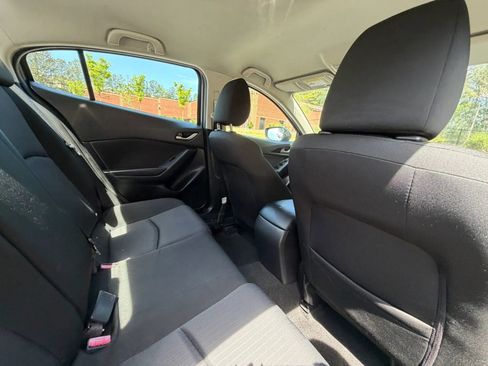 Used 2016 MAZDA MAZDA3 i Sport image 14