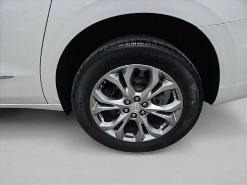 Used 2021 Buick Enclave Avenir w/ Avenir Technology Package AWD/4WD image 9