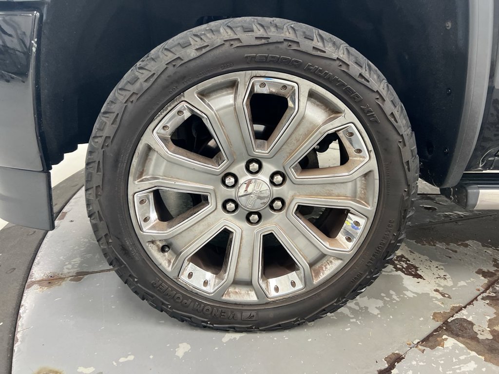 Used 2018 GMC Sierra 1500 Denali w/ Denali Ultimate Package AWD/4WD image 28