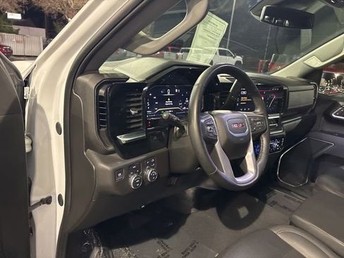 Used 2025 GMC Sierra 1500 SLT image 15