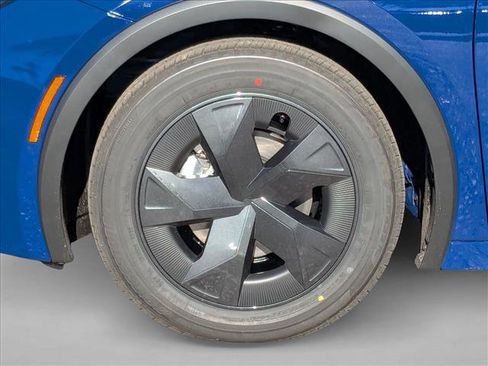 New 2026 Toyota Prius LE image 10