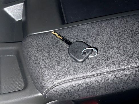 Used 2023 Chevrolet Silverado 2500 W/T image 36