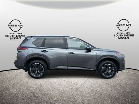 Used 2025 Nissan Rogue SV w/ SV Premium Package FWD image 5