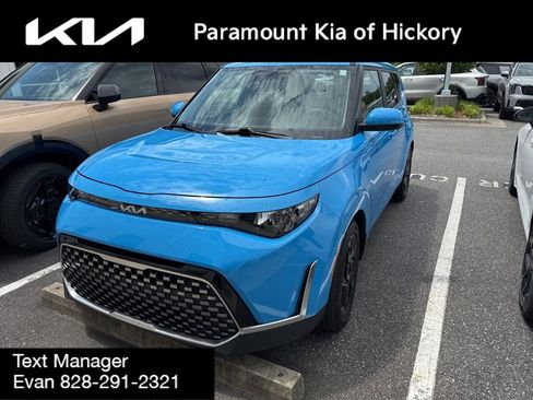 Used 2023 Kia Soul EX FWD image 2