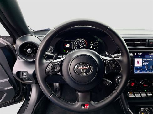 Used 2022 Toyota GR86 image 11