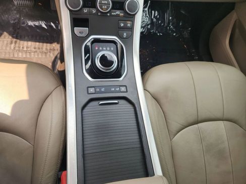 Used 2017 Land Rover Range Rover Evoque SE image 16