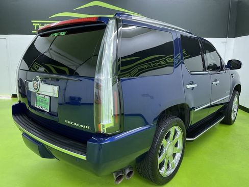 Used 2012 Cadillac Escalade Luxury image 10