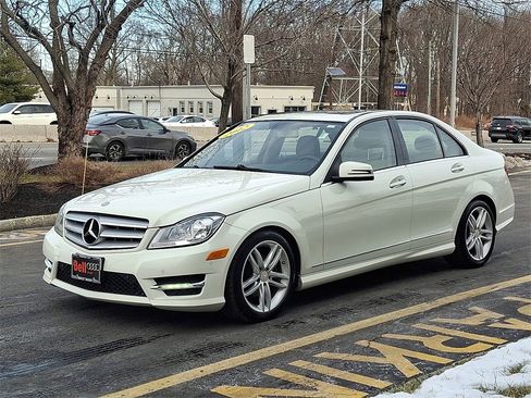 Used 2012 Mercedes-Benz C 300 4MATIC Sedan image 4