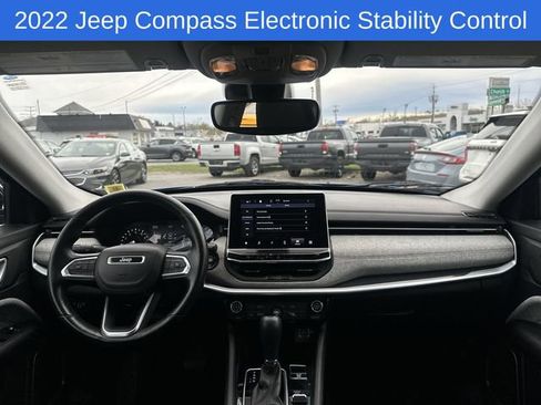 Used 2022 Jeep Compass Latitude AWD/4WD image 20