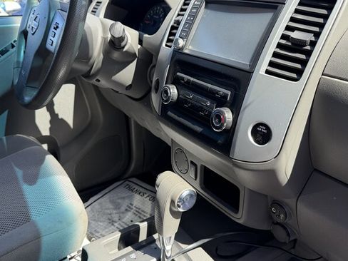 Used 2019 Nissan Frontier SV RWD image 6