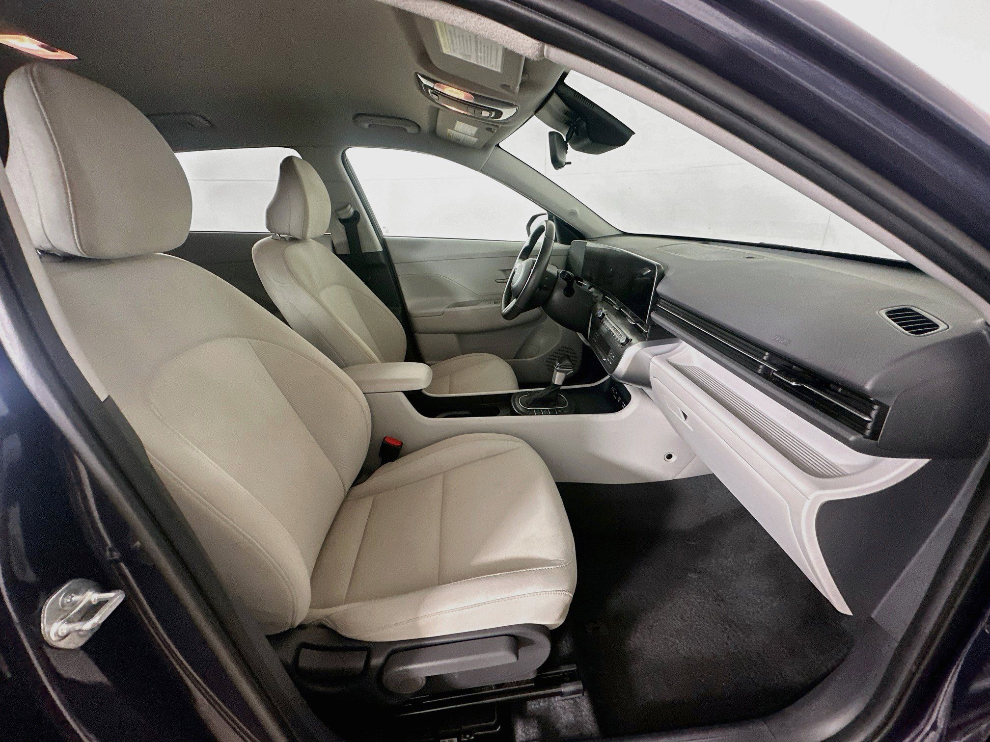 Used 2025 Hyundai Kona SEL AWD/4WD image 29