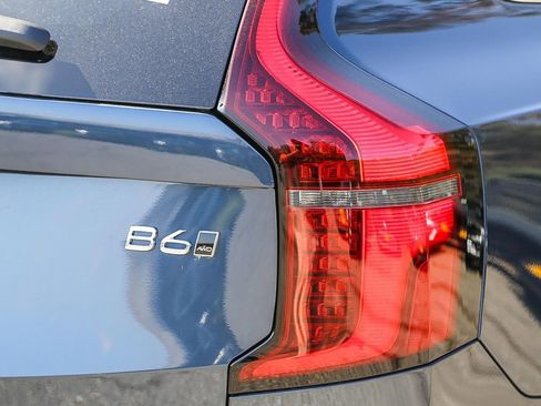 Used 2025 Volvo XC90 B6 Plus w/ Protection Package Premier AWD/4WD image 9