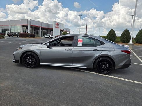 New 2026 Toyota Camry SE FWD image 4