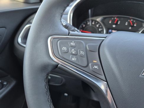Used 2024 Chevrolet Equinox LT FWD image 18