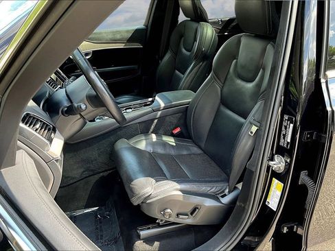 Used 2024 Volvo XC90 B6 Ultimate w/ Lounge Package AWD/4WD image 22
