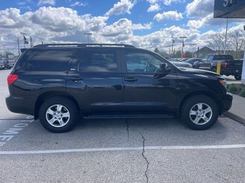 Used 2014 Toyota Sequoia SR5 w/ Premium Package image 3
