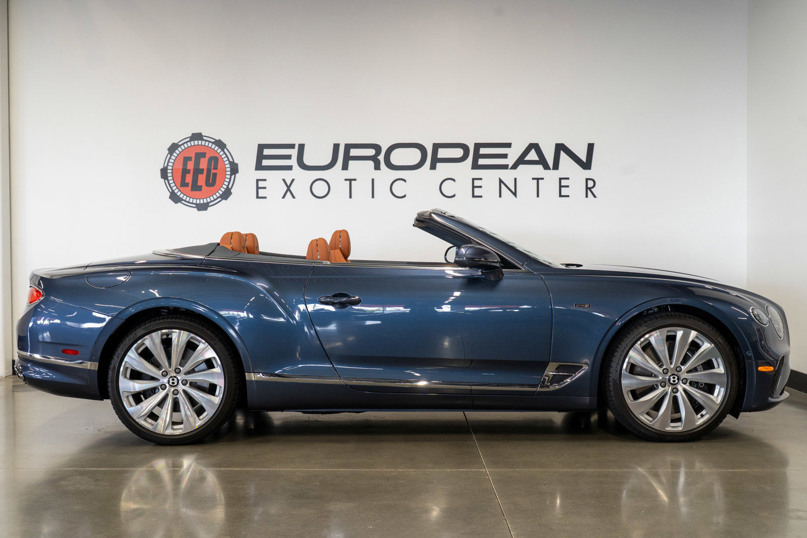 Used 2024 Bentley Continental GT V8 AWD/4WD image 4