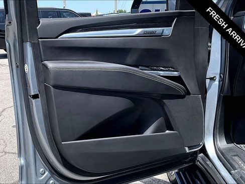 Used 2025 Cadillac Escalade V AWD/4WD image 21
