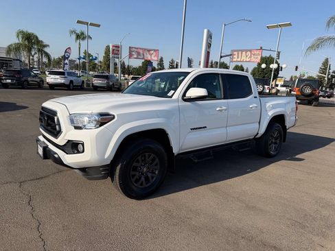 Used 2023 Toyota Tacoma SR5 RWD image 3