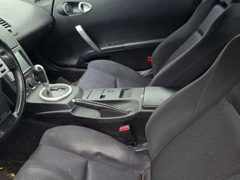 Used 2004 Nissan 350Z Enthusiast w/ Aerodynamics Pkg image 11