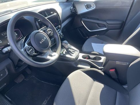 Used 2024 Kia Soul S FWD image 6