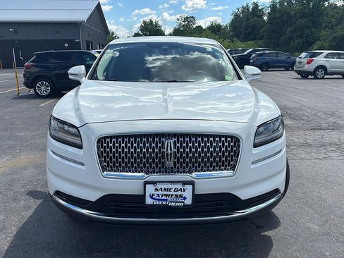 Used 2023 Lincoln Nautilus AWD w/ Premium Package image 2