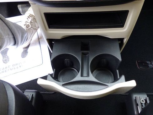 Used 2019 Dodge Grand Caravan SE w/ UConnect Hands-Free Group FWD image 31