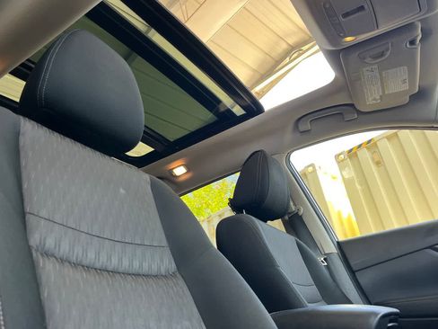 Used 2019 Nissan Rogue SV w/ Sun & Sound Touring Package AWD/4WD image 19