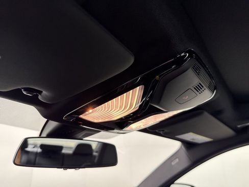 New 2025 BMW 330i Sedan w/ M Sport Package image 16