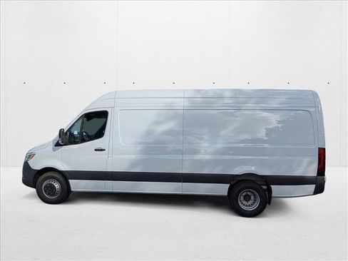 New 2025 Mercedes-Benz Sprinter 4500 image 5