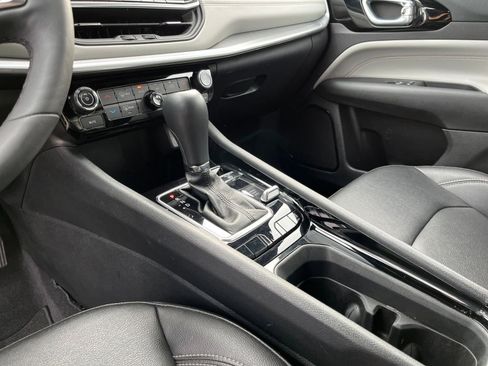 Used 2025 Jeep Compass Limited image 43