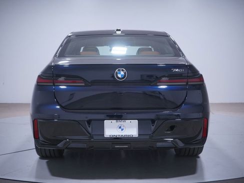 New 2026 BMW 740i w/ Premium Package RWD image 5