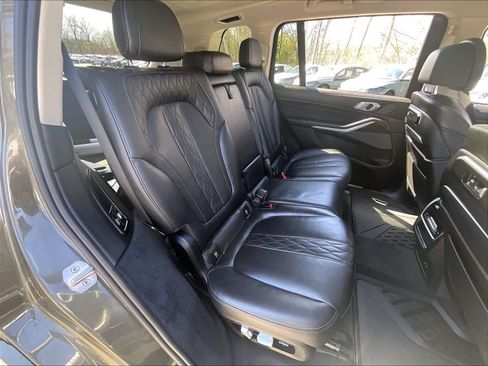 Used 2024 BMW X7 xDrive40i w/ Executive Package image 16