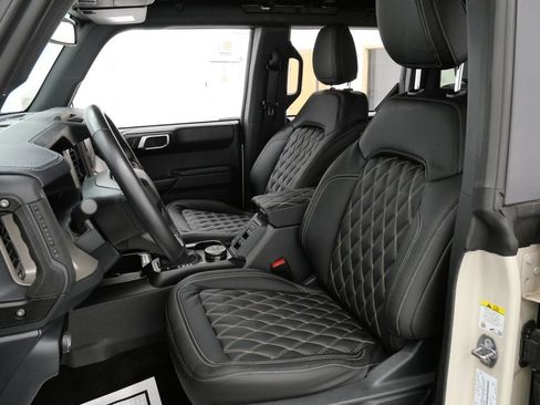 Used 2025 Ford Bronco Outer Banks AWD/4WD image 11