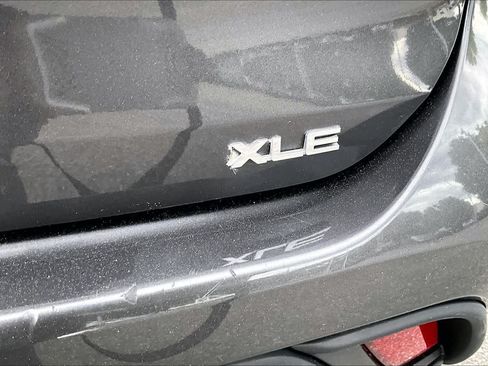 Used 2023 Toyota Highlander XLE FWD image 10