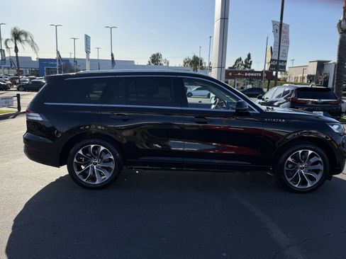 Used 2023 Lincoln Aviator Grand Touring w/ Elements Package Plus image 9
