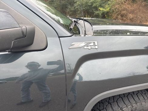 Used 2019 GMC Sierra 1500 SLE w/ SLE Value Package image 22