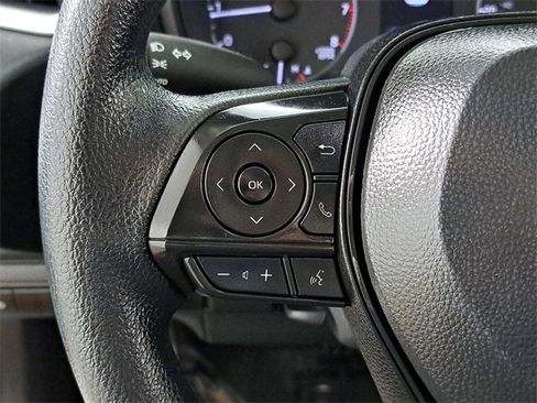 Used 2025 Toyota Corolla LE image 24