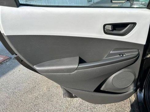 Used 2020 Hyundai Kona SE FWD image 37