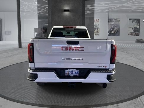 Used 2024 GMC Sierra 2500 AT4 w/ AT4 Preferred Package AWD/4WD image 7