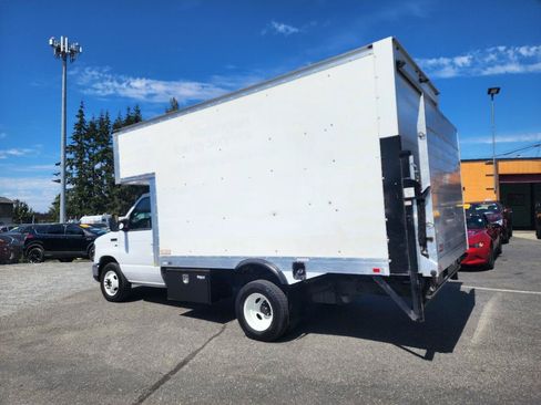 Used 2018 Ford E-350 and Econoline 350 Super Duty w/ Power Windows & Locks Group RWD image 9