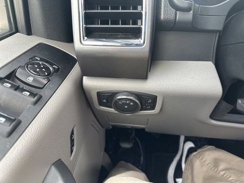 Used 2017 Ford F250 XLT w/ Snow Plow Prep Package image 14