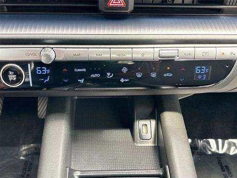 Used 2024 Hyundai Ioniq 6 SE RWD image 16