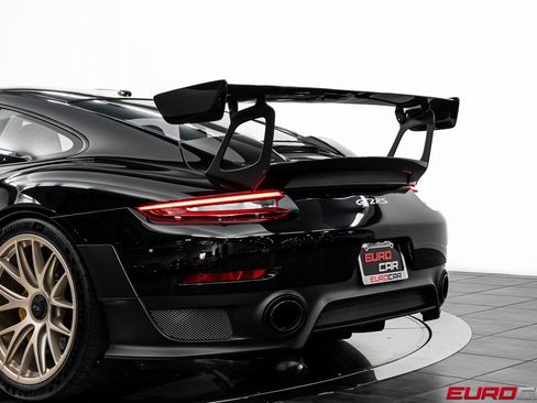 Used 2018 Porsche 911 GT2 RS image 23