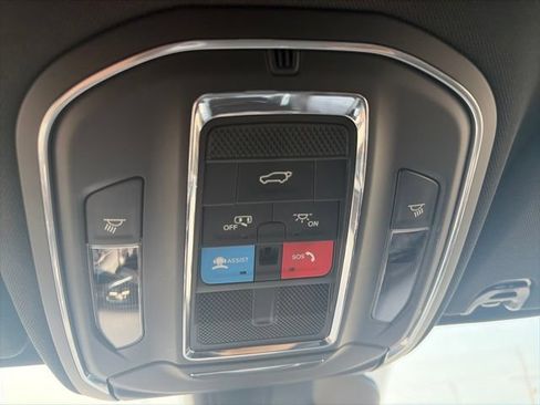 Used 2023 Jeep Wagoneer 4WD image 24