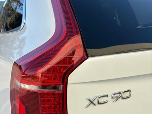 Used 2016 Volvo XC90 T8 Inscription image 10